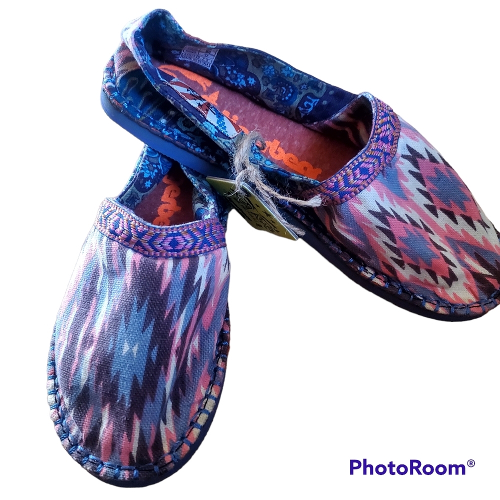 New Tigerbear Republik Colorful Canvas shoes for Women Size 7.5